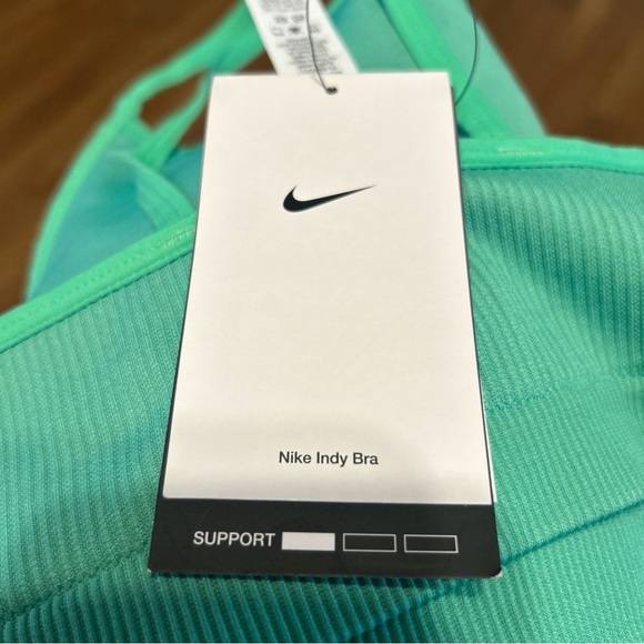 NWT Women’s Nike Indy Sports Bra Seamless Ribbed Green Light Support XS - Picture 5 of 5